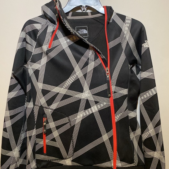 🌺The North Face APEX Running Jacket Hoodie Geometric Black White Women’s M - Picture 2 of 10
